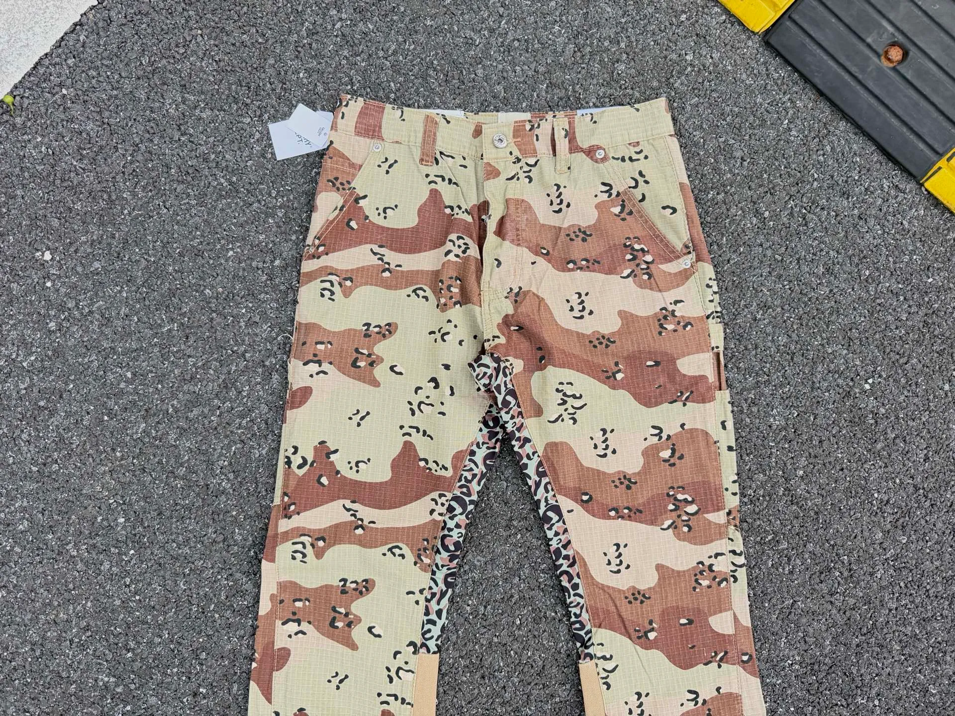 P250💰GA04 GALLERY DEPT. Desert camouflage spliced ​​overalls American high street loose multi-pocket micro-flare casual trousers Code number: 28 30 32 34 36